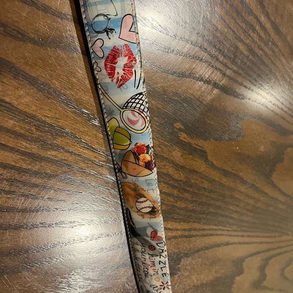 Relic Woman’s Hologram HOW TO HOLD. Multicolored Belt Size Medium 38 - Picture 7 of 10